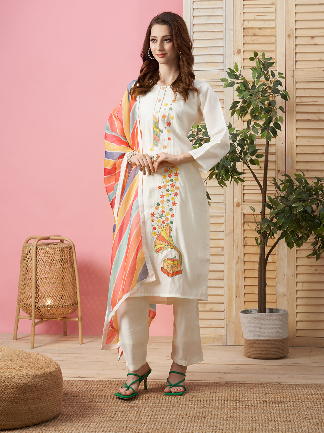 uNidraa | Adaa White Cotton V-Neck Kurta with Silver Stitch Lines paired  with Pants