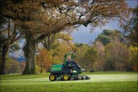 John Deere 8000e E-Cut hybrid fairway mower.jpg