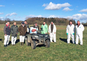 DKB Crop Protection Agronomists demonstrating how to use the Martin Lishman MS009 Sprayer