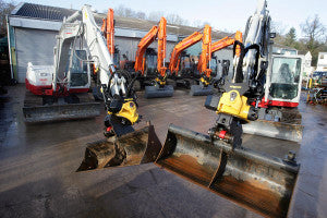 New Hitachi & Takeuchi Excavators LR