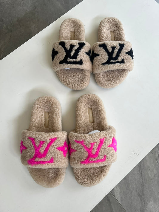 Sherpa LV Slippers