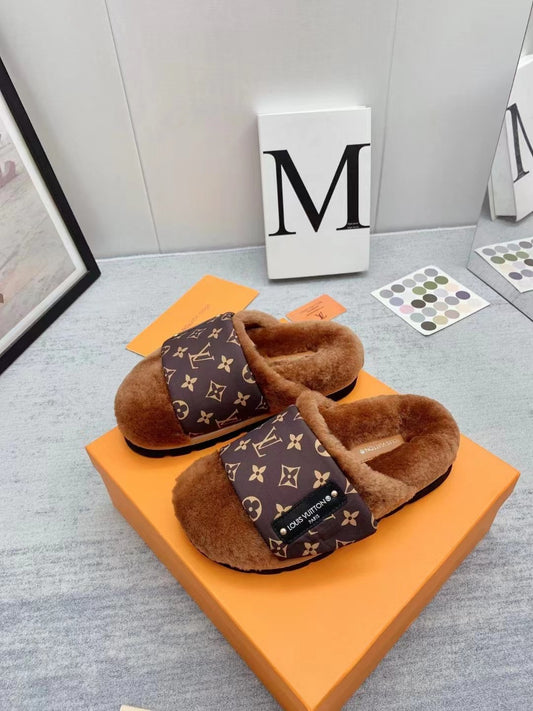 LV PILLOW SLIDES – LuxaRovaCo