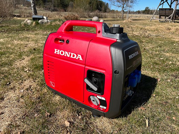 EU22i 2200W Portable Generator