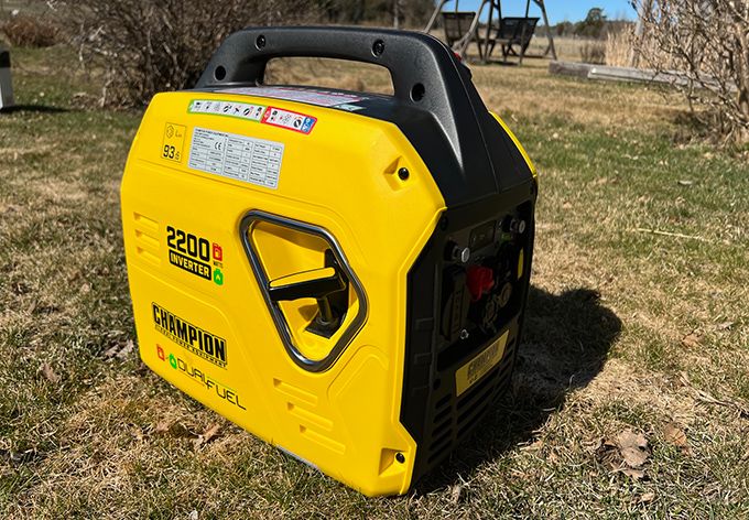 Stromerzeuger CHAMPION 2200W LPG-Dual-Fuel-Inverter Generator The Mighty  Atom