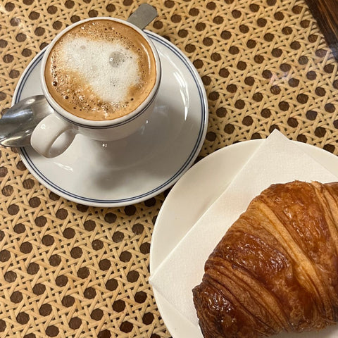 Croissant coffee photo