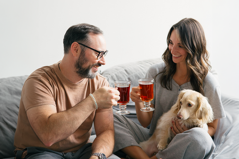 couple drinking tea