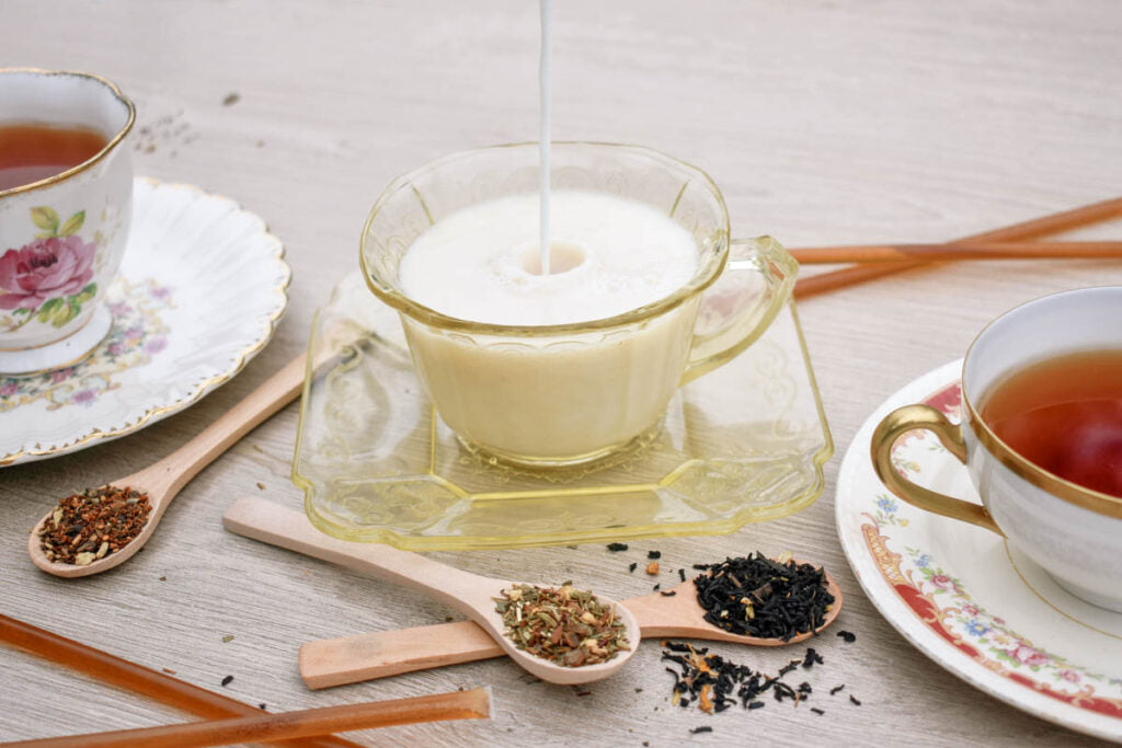 Teas that Go Well with Milk – Plum Deluxe Tea