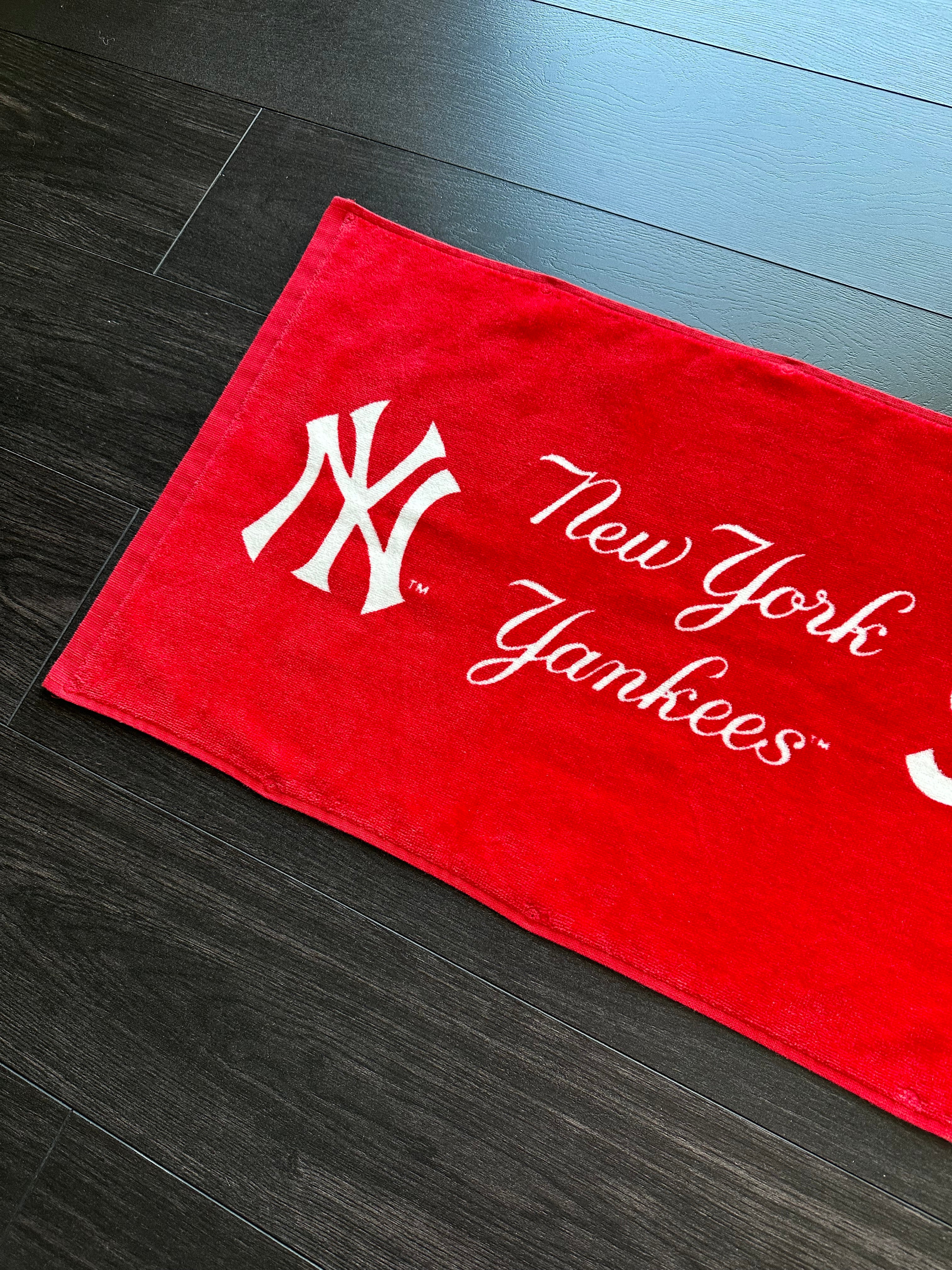 数量は多い Supreme New York Yankees Hand Towel kids-nurie.com