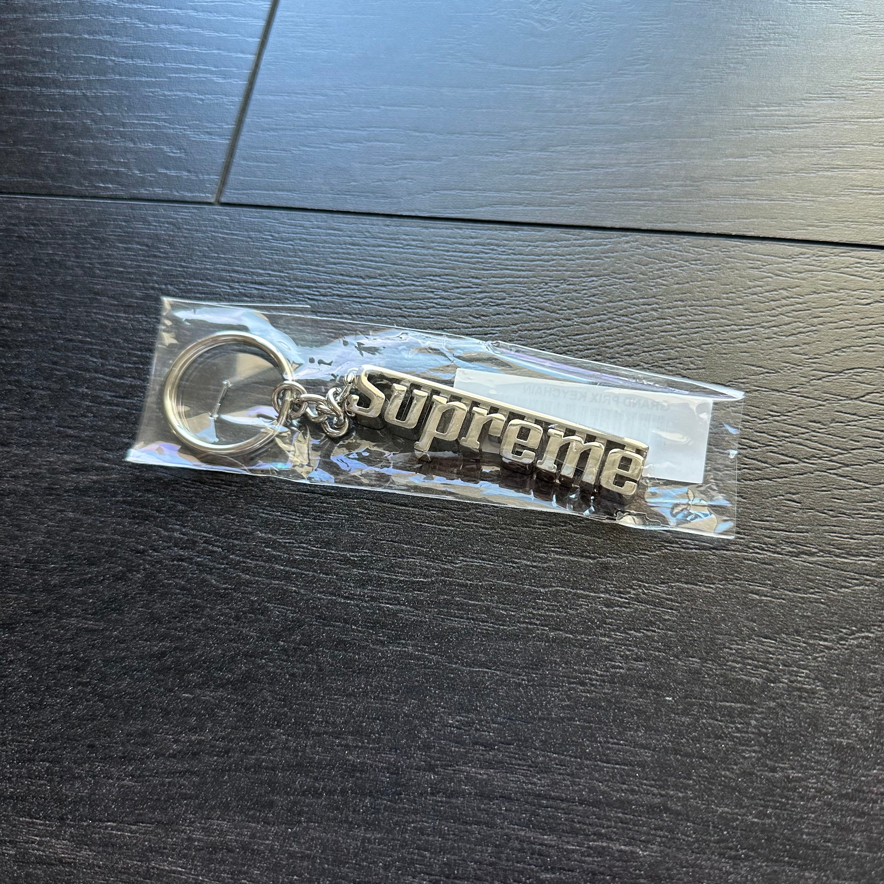 Supreme Grand Prix Keychain キーホルダー シルバー - キーホルダー