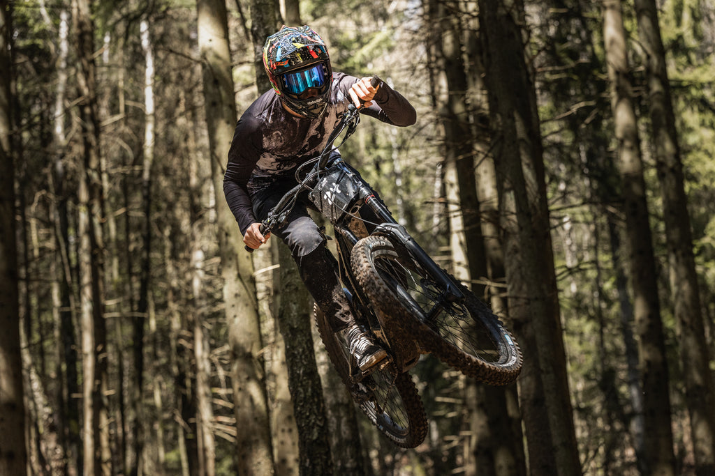 Saut en VTT de descente