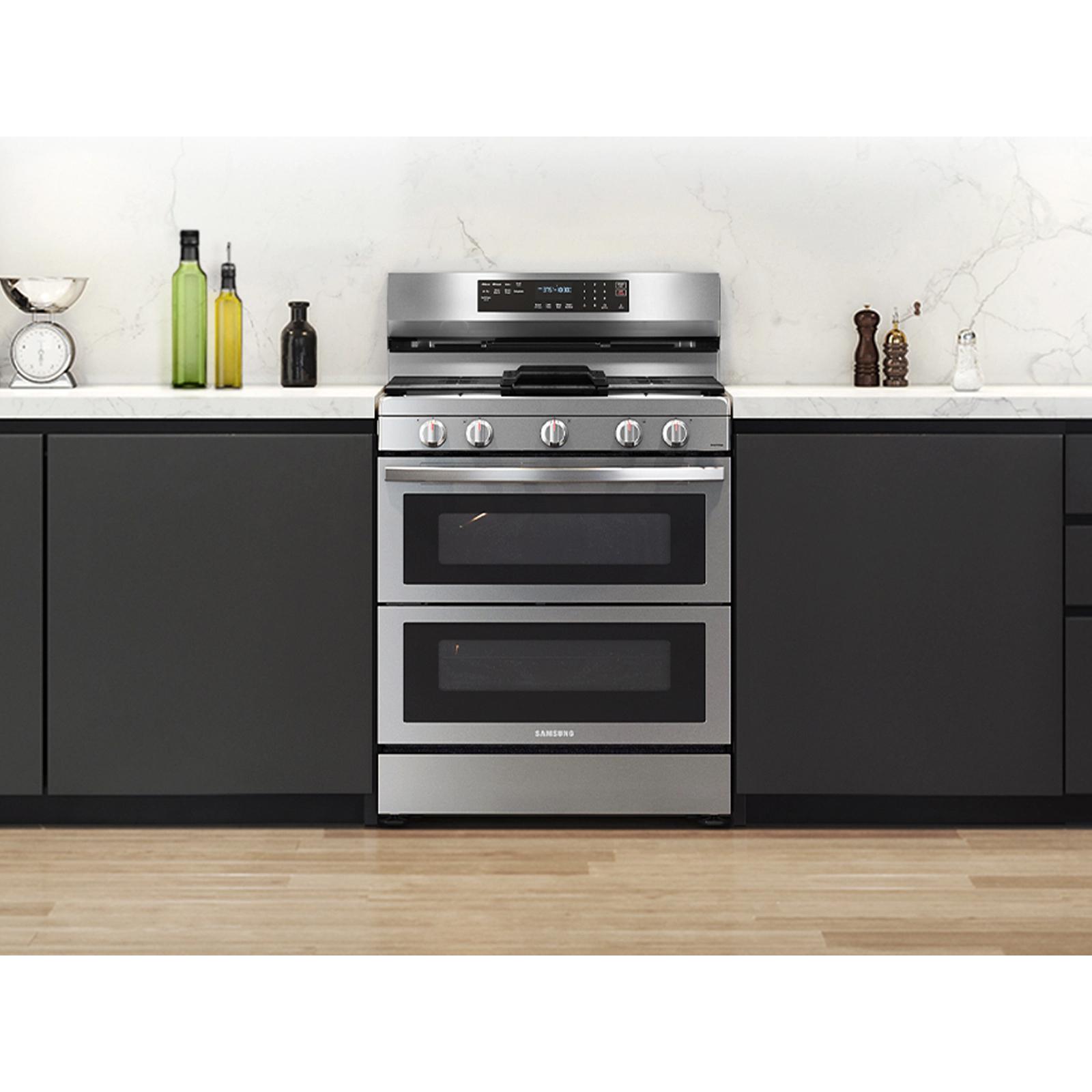 Samsung 30-inch Freestanding Gas Range with Wi-Fi Connectivity NX60A6751SS/AA