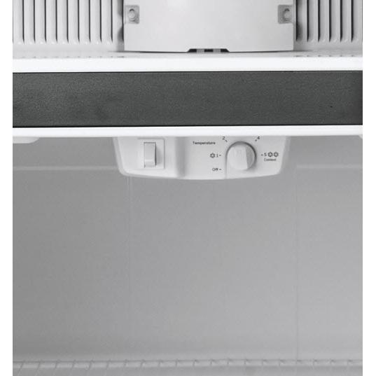 GE 28-inch, 17.5 cu. ft. Freestanding Top Freezer Refrigerator GTS18HYNRFS IMAGE 9