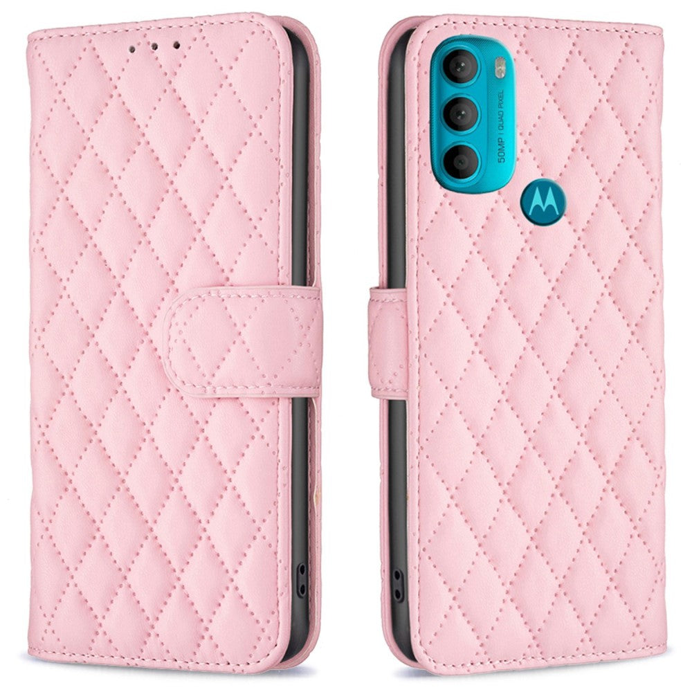 Rhombus pattern matte flip case for Motorola Moto G71 5G - Pink