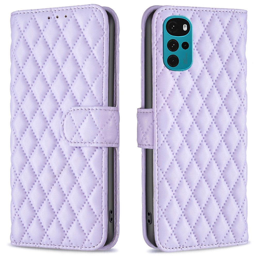 Rhombus pattern matte flip case for Motorola Moto G22 - Purple