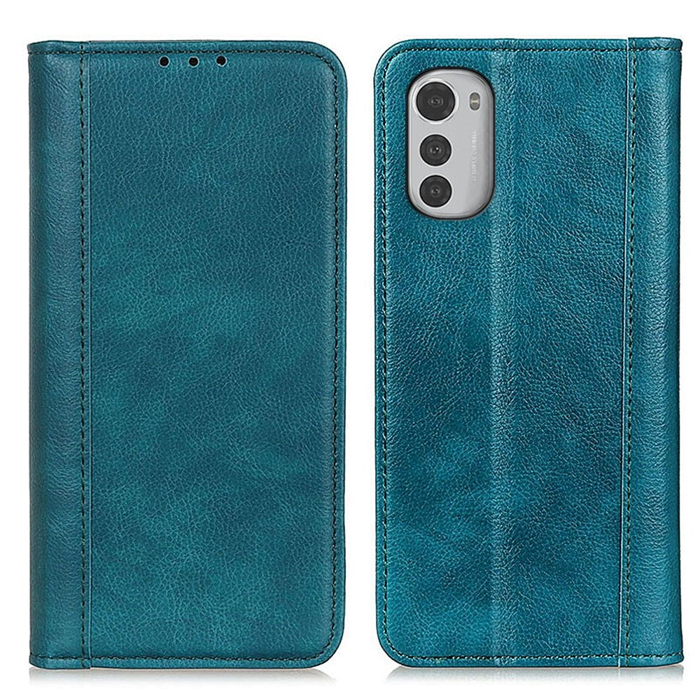 Genuine leather case with magnetic closure for Motorola Moto E32 - Green