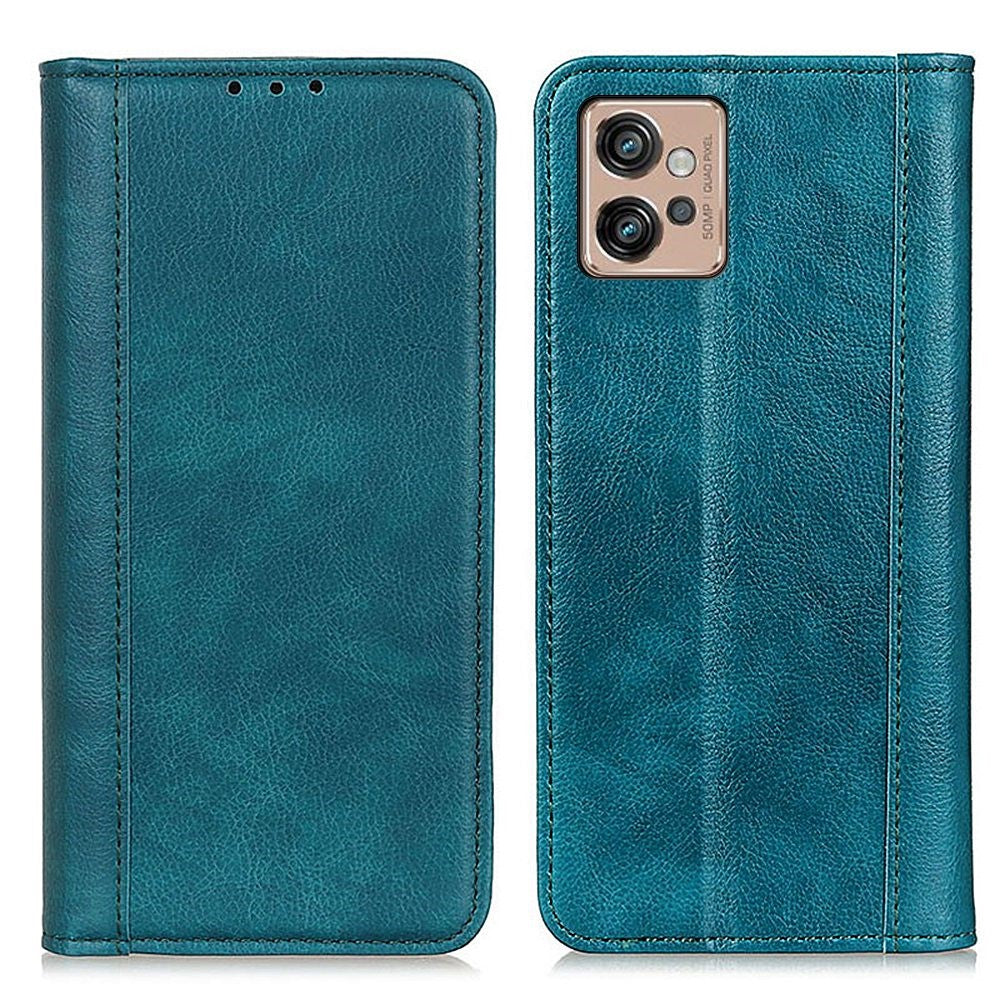 Genuine leather case with magnetic closure for Motorola Moto G32 - Green