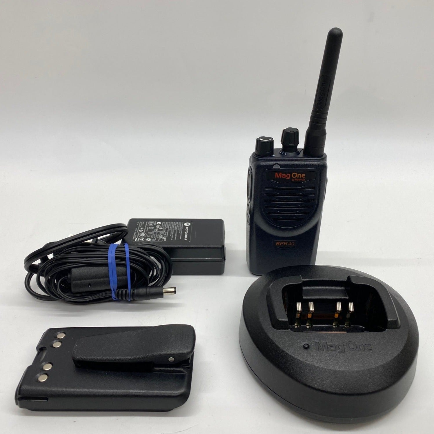 Motorola Mag One BPR40 AAH84RCS8AA1AN 8-Channel UHF Radio