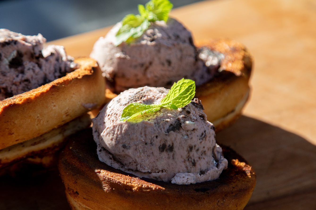 Cinnamon Roll Ice Cream Cups