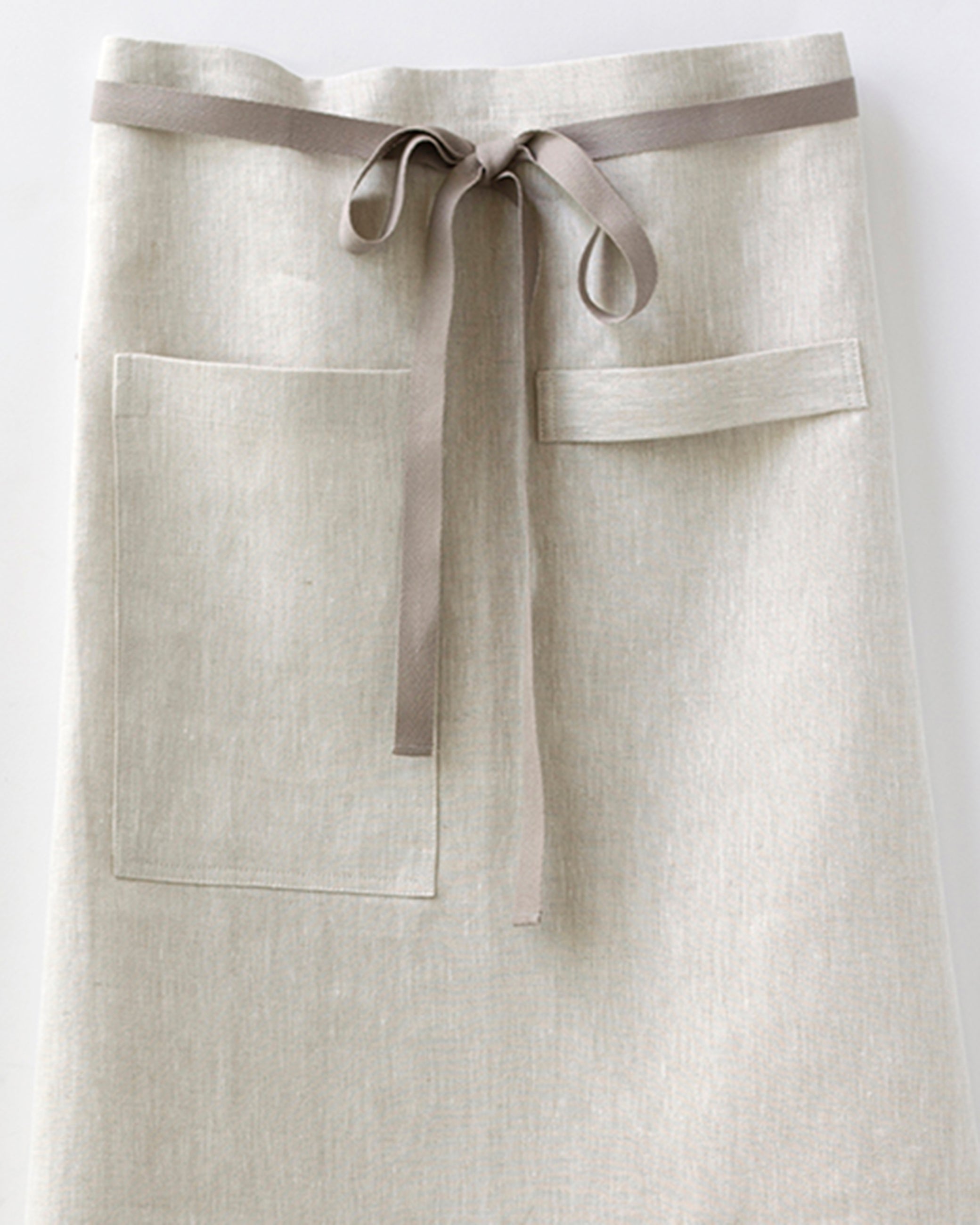 Linen Bistro Apron in Oatmeal - Made in San Francisco – Studiopatro