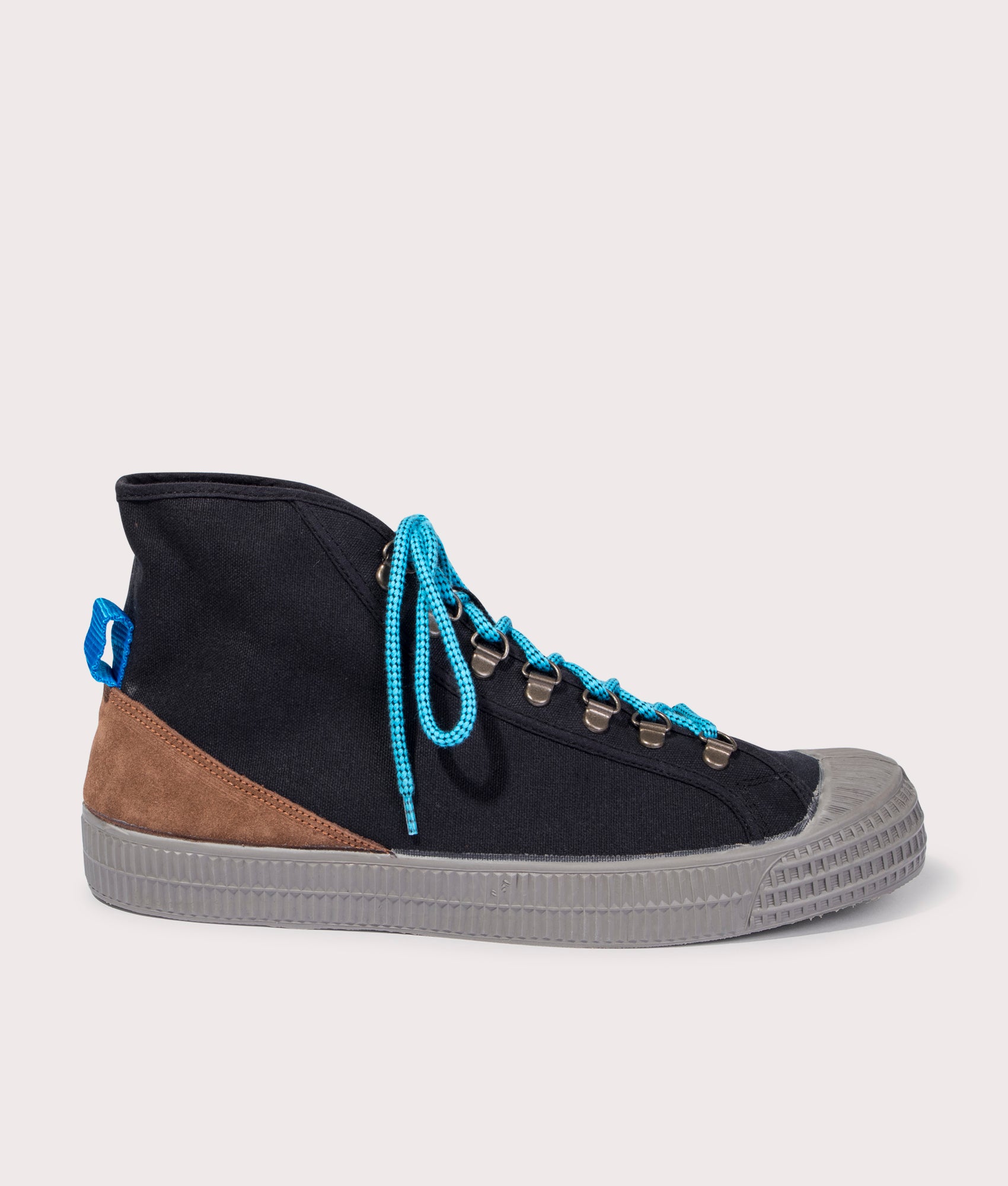 Novesta Mens Star Dribble Hiker Sneaker - Colour: 60 Black/230 Grey - Size: 10