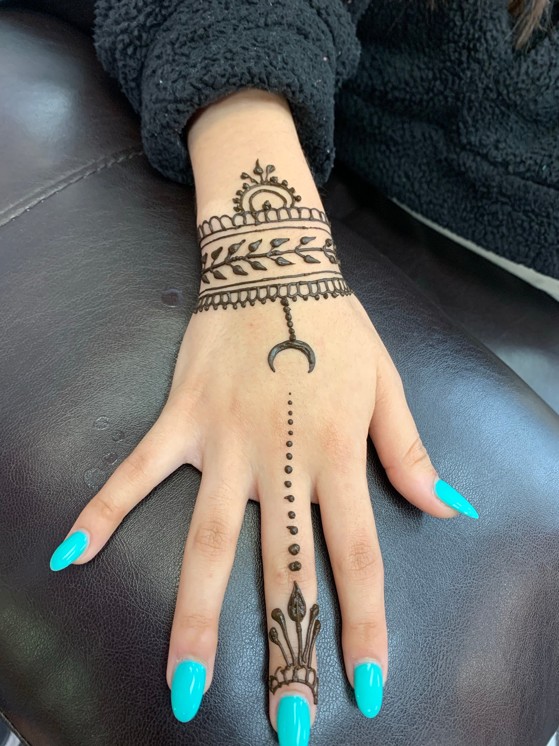 12 Best Henna tattoo wrist ideas  henna tattoo designs henna designs  hand henna tattoo