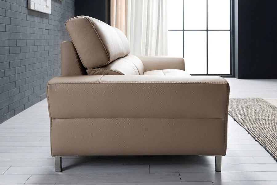 Sofa làm bằng chất liệu nỉ sẽ có độ dày hơn sofa da