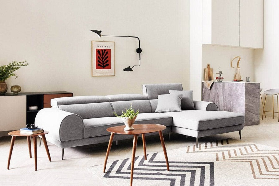 xem xét đến không gian sử dụng khi mua sofa góc hay sofa văng