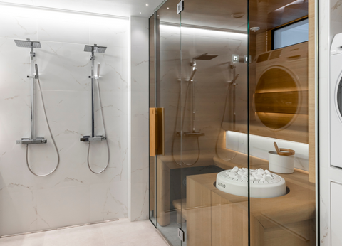 Cariitti lighting solutions have also been used in Riikka and Timo's bathroom.