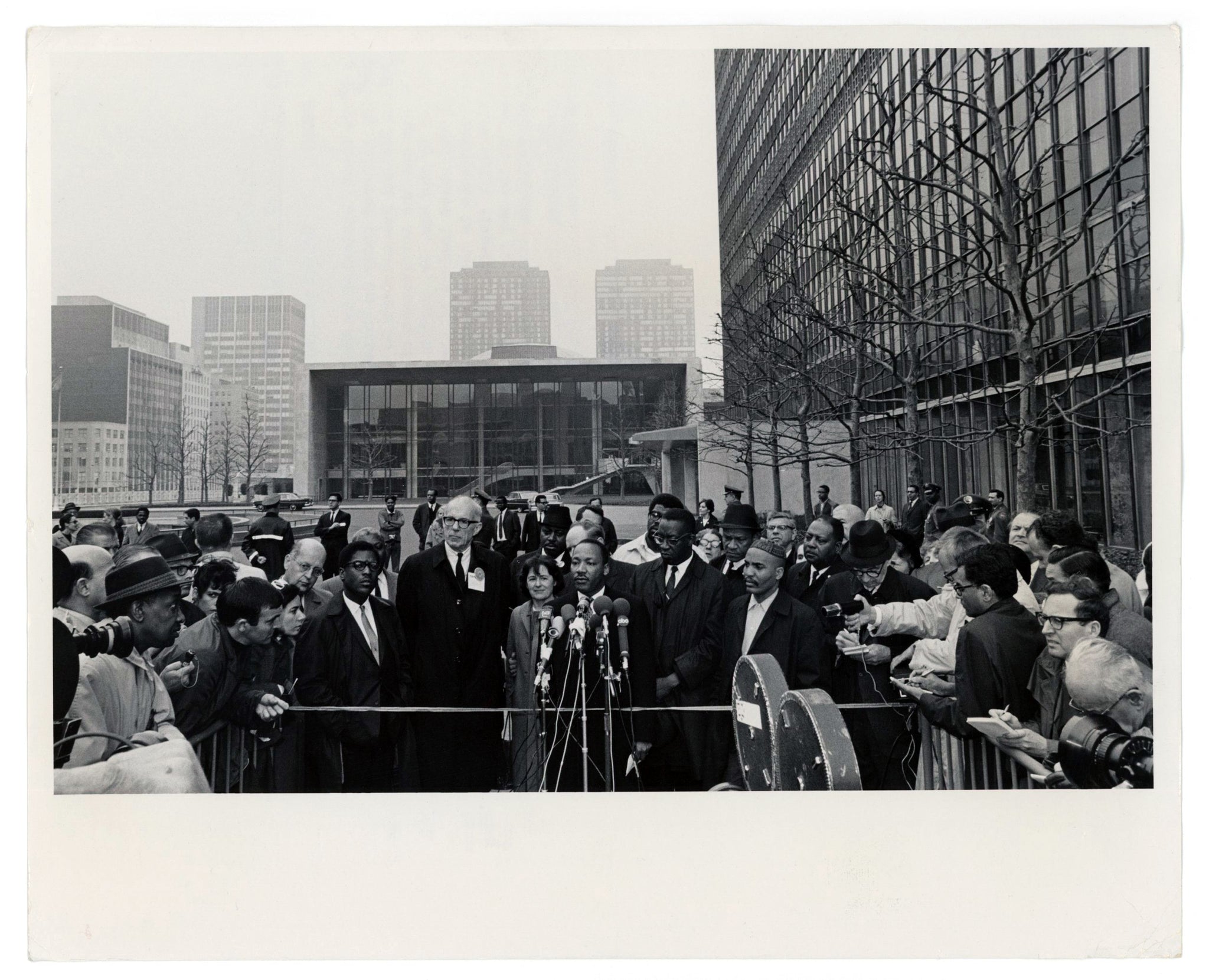 MARTIN LUTHER KING JR. - AFRICAN-AMERICAN HUMAN RIGHTS ACTIVIST - VINTAGE PRESS PHOTOGRAPH