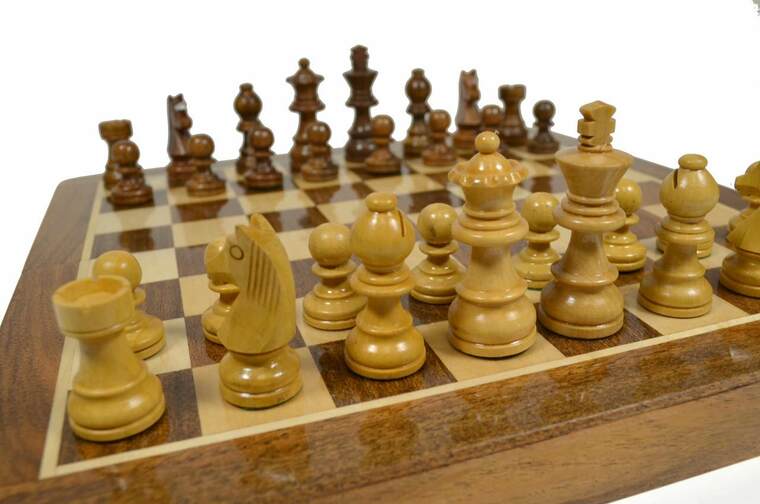 12 INCH MAGNETIC WOOD FOLDING CHESS SET