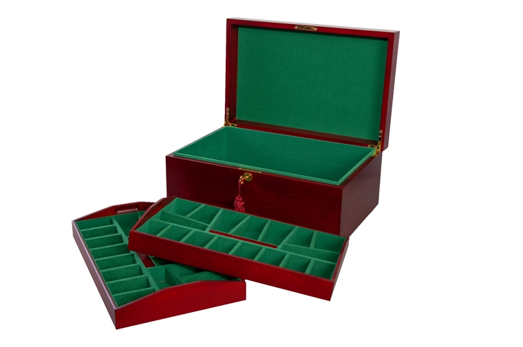 s $75 Large Chess Storage Box with Lock & Keys Review