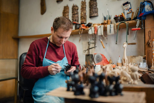 Tips for beginners to get started with carving wooden figures