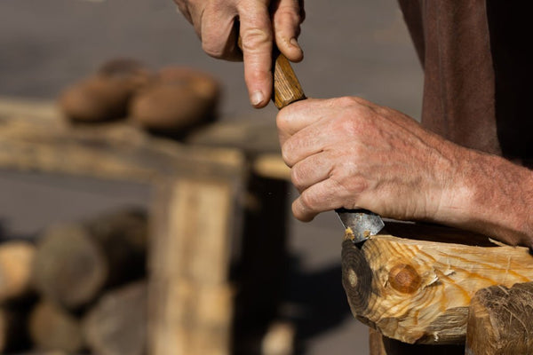 The role of chisels in wood carving