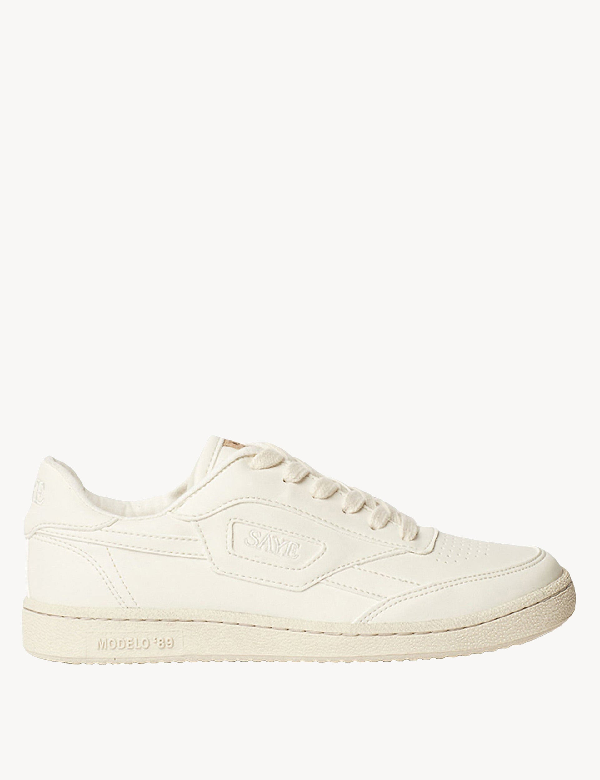 SAYE Trainers | Modelo '89 Vegan - Off White | The Sports Edit