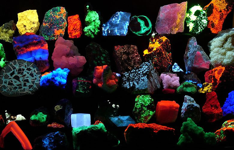 fluorescent minerals