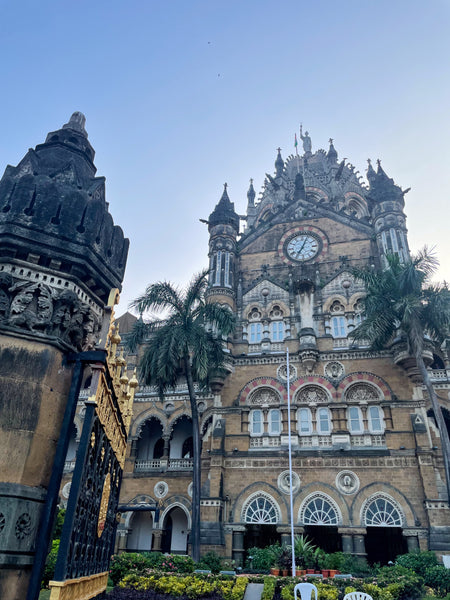 ムンバイで一番大きなCSMT駅。豪華絢爛でまるで宮殿。