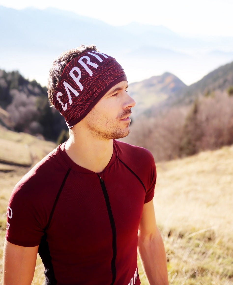 Photo du tour de cou pour le run et le trail par Caprin porté par un homme