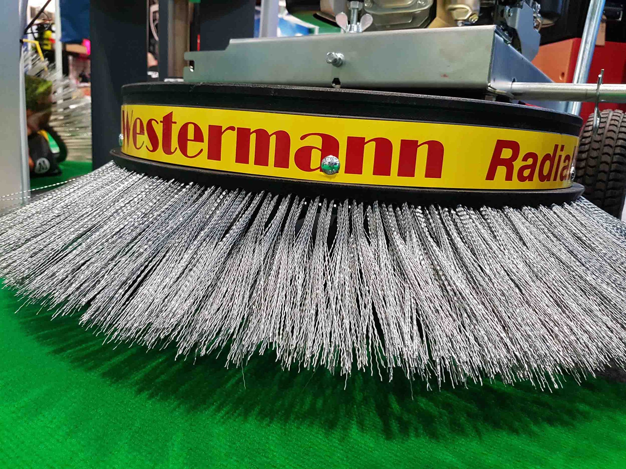 Westermann moss brush detail