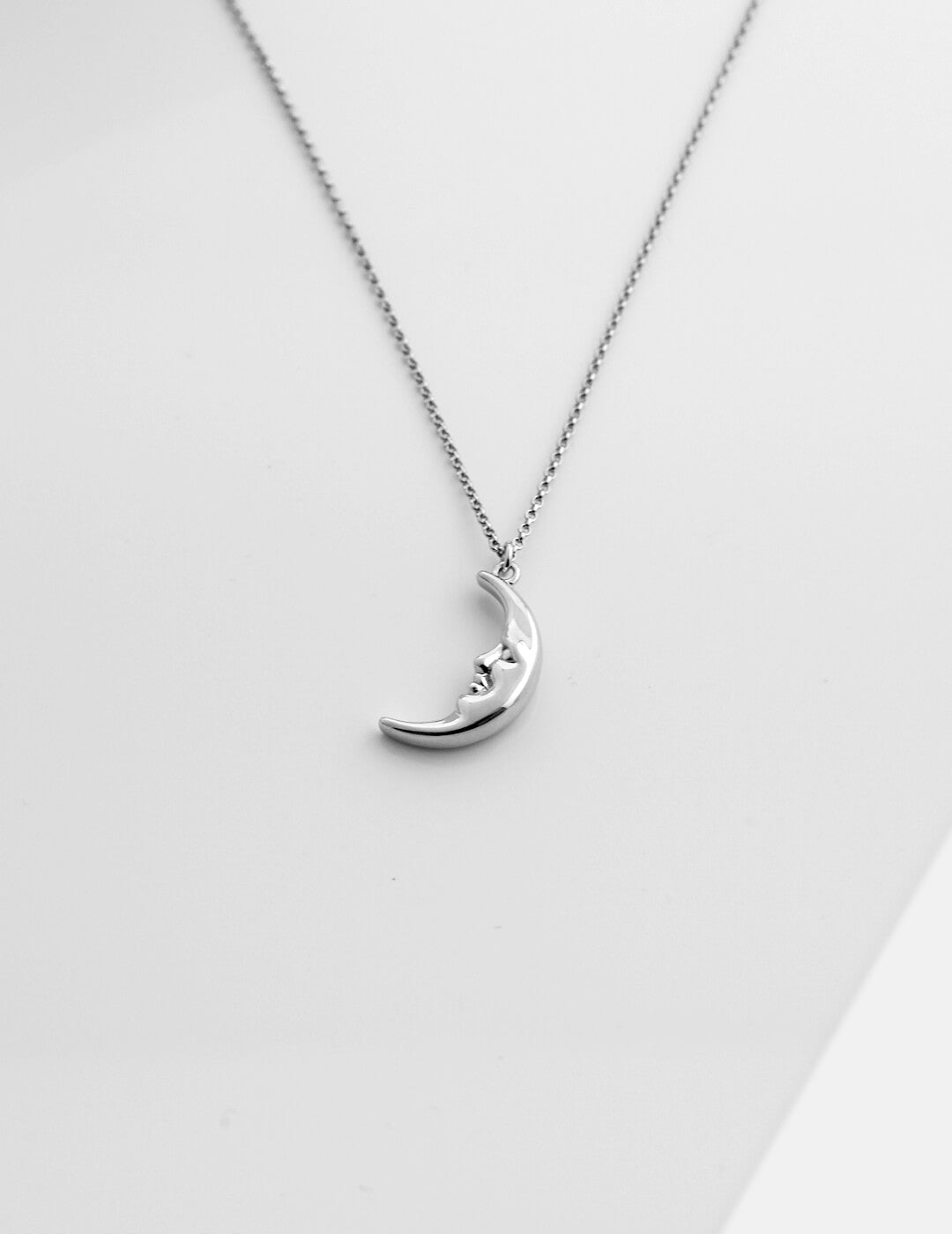 hot diamonds moon necklace