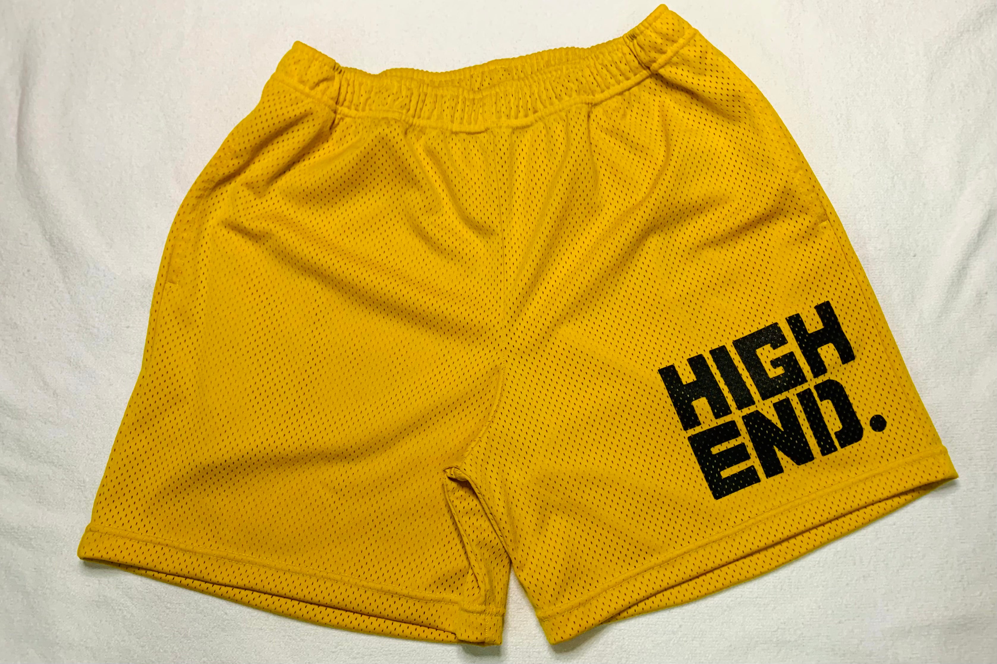 ATHLETIC MESH SHORTS.