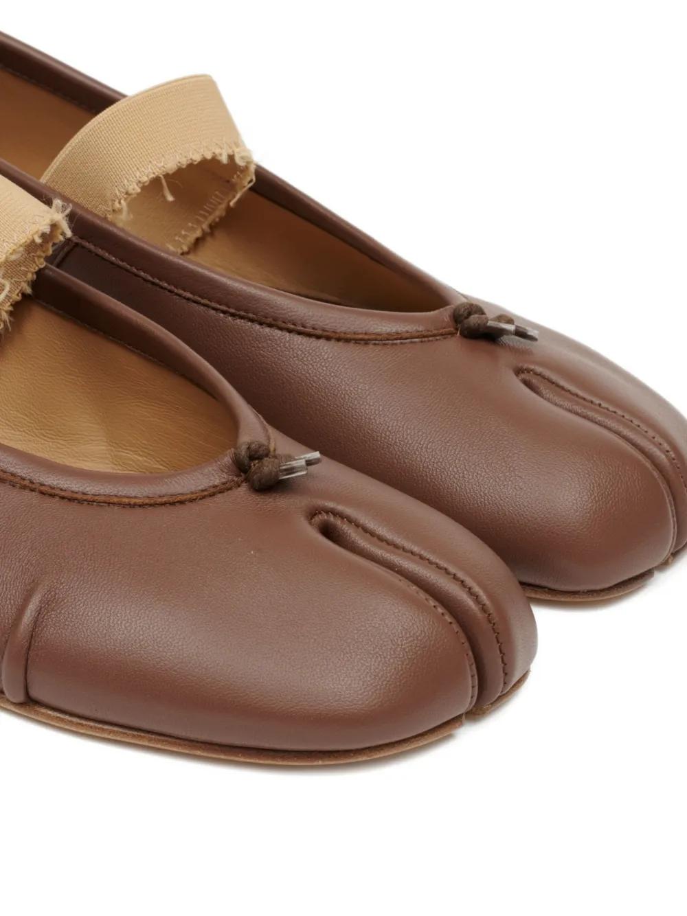 Maison Margiela Tabi Ballerina Flat Elastic Band Scarpe Basse Brown