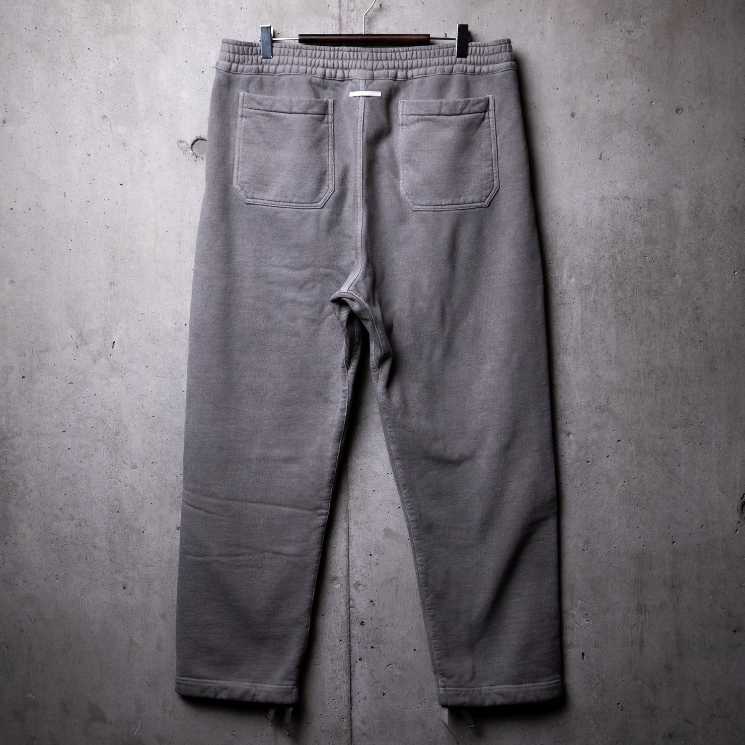 kinema pigment dyed sweat pants | gulatilaw.com