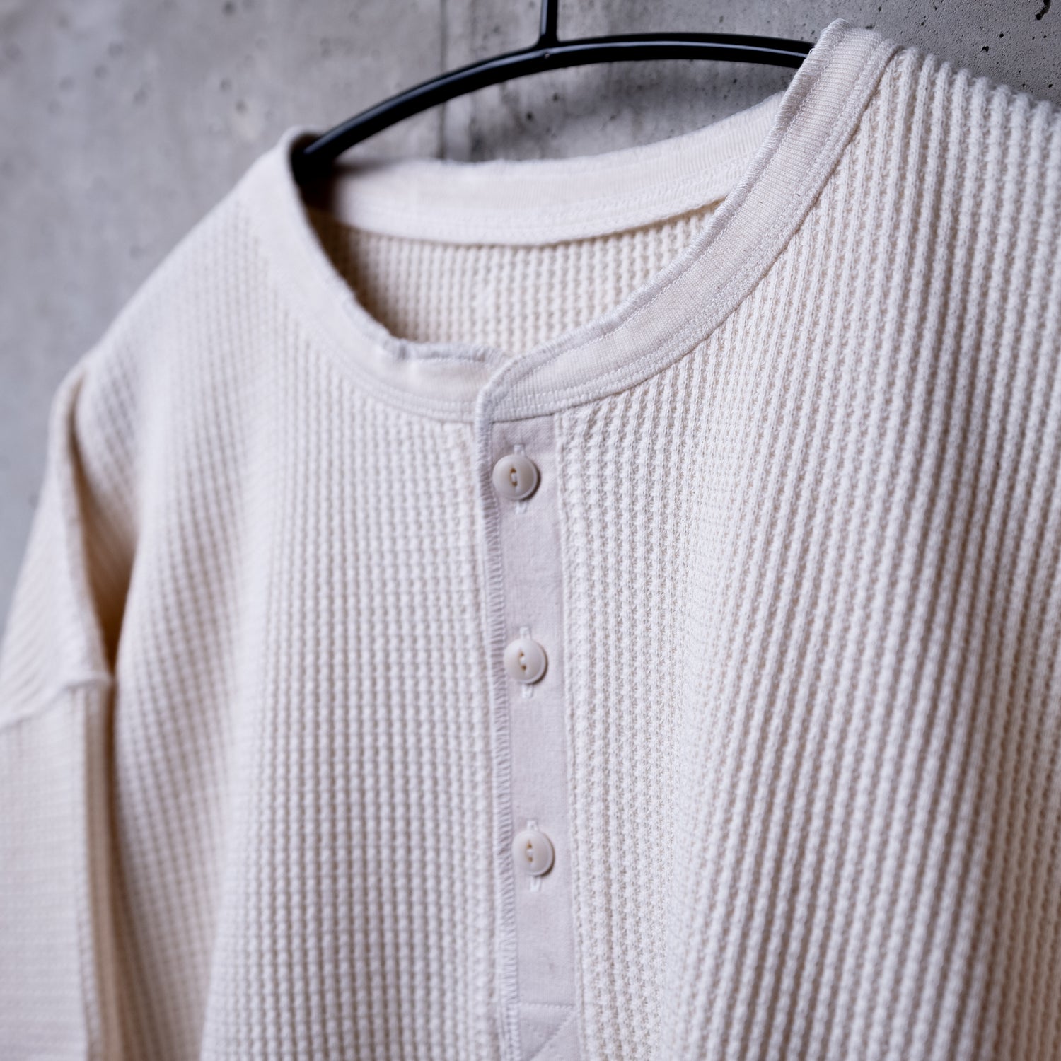 kinema waffle henley neck ナチュラル M - ニット/セーター