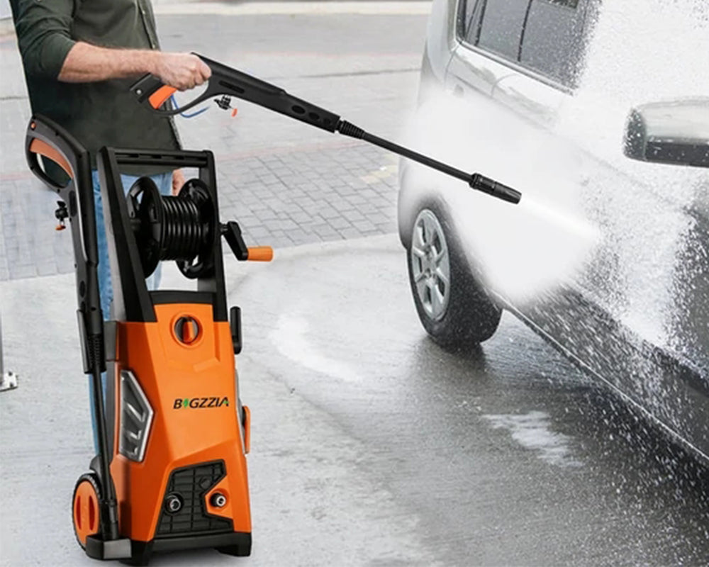 Use a 150 Bar Pressure Washer to Clean the Car