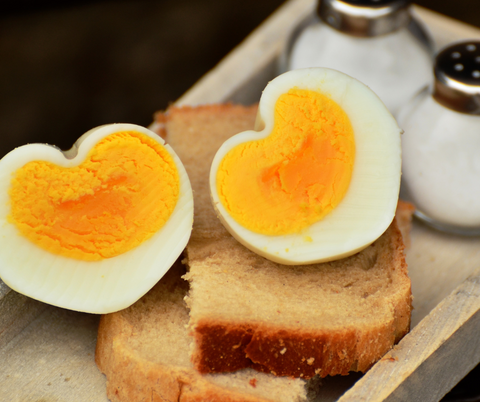 Telur Rebus dan Roti Gandum