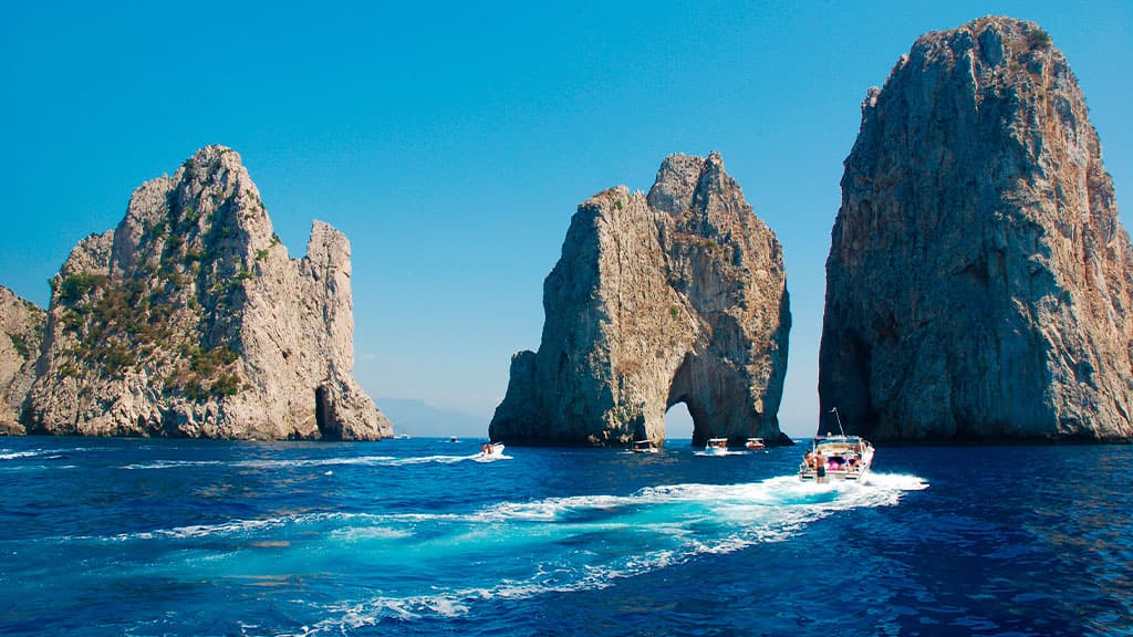 Excursion en bateau privé Faraglioni Capri | InStazione