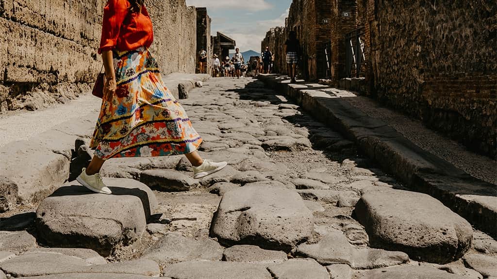 Passeggiata per le Strade Antiche di Pompei | inStazione