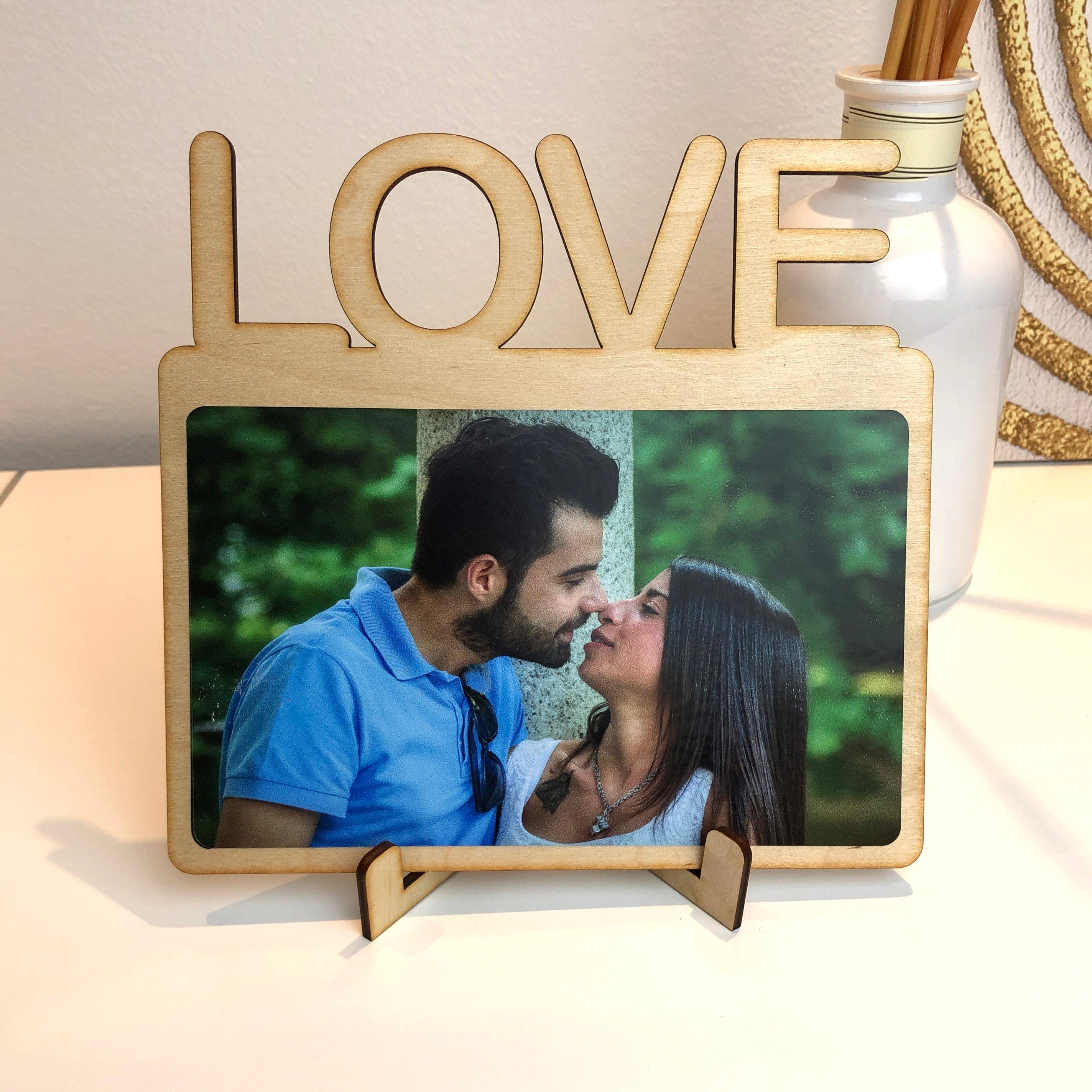 Cornice foto in legno con scritta Love – Idea Regalo San Valentino – Lol  T-shirt