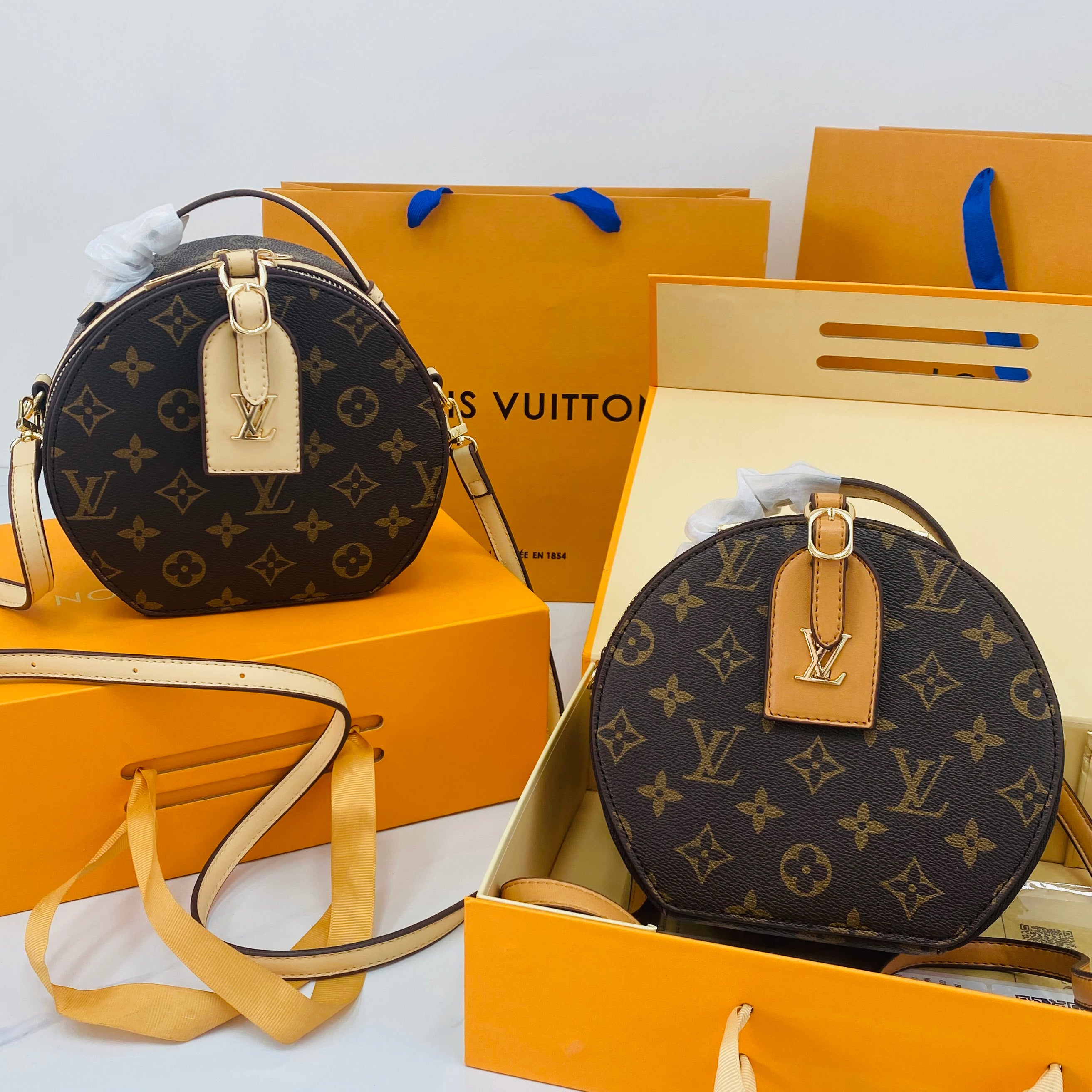 LV Louis Vuitton monogram print stitching color round cake bag shoulder bag crossbody bag