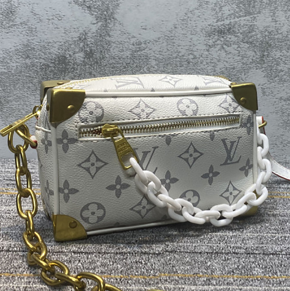 Christian Dior New Retro Ladies Letter Chain Cosmetic Bag Should